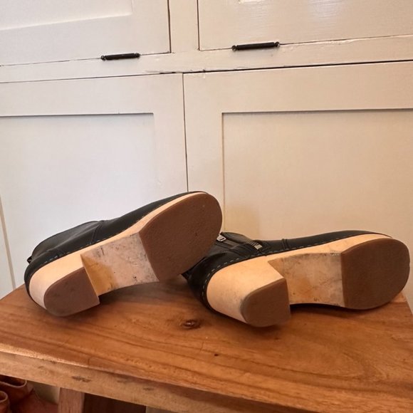 Swedish Hasbeens Black Ankle Boots - Picture 4 of 5